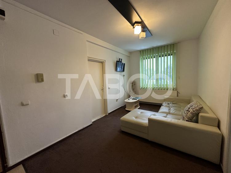 Apartament de vanzare la etaj 1 2 camere boxa depozitare zona Strand - 2