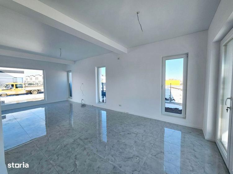 Casa rezidentiala cu vedere libera spre lac si acces asfaltat - 8