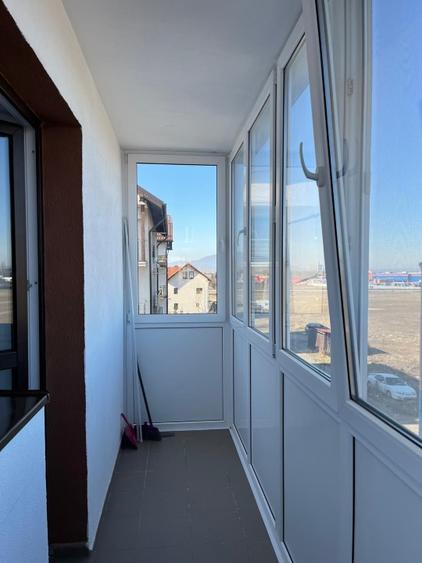 Garsoniera de inchiriat Tractorul zona Coresi - 1