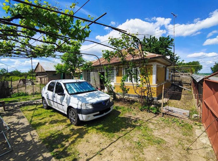 Casa + anexe gospodaresti cu teren de 1000 mp - 4