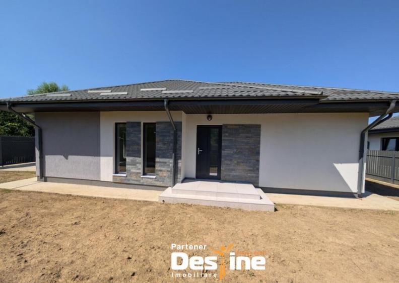 Casa cu 3 camere in Visan aproape de transport, 2 bai, curte - 13