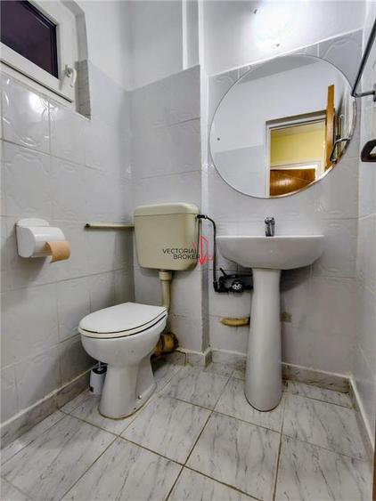 Apartament cu 3 camere decomandat în Titan