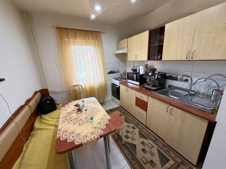 Apartament cu 2 camere decomandat, mobilat în Semicentral