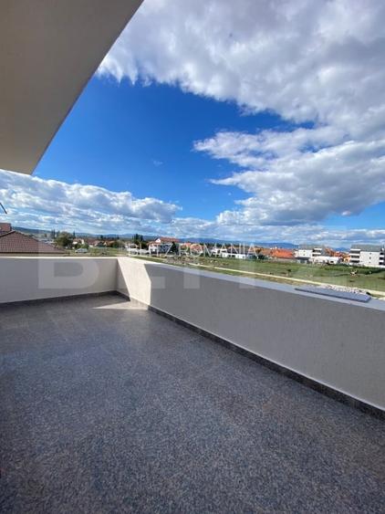 Apartament 3 camere, 101 mp, zona Petrestiului