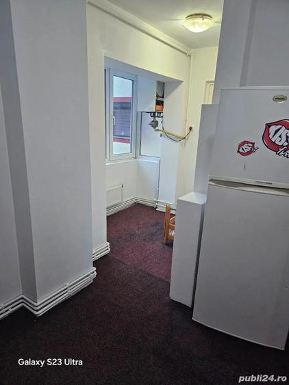 inchiriez ap.3 camere - 2