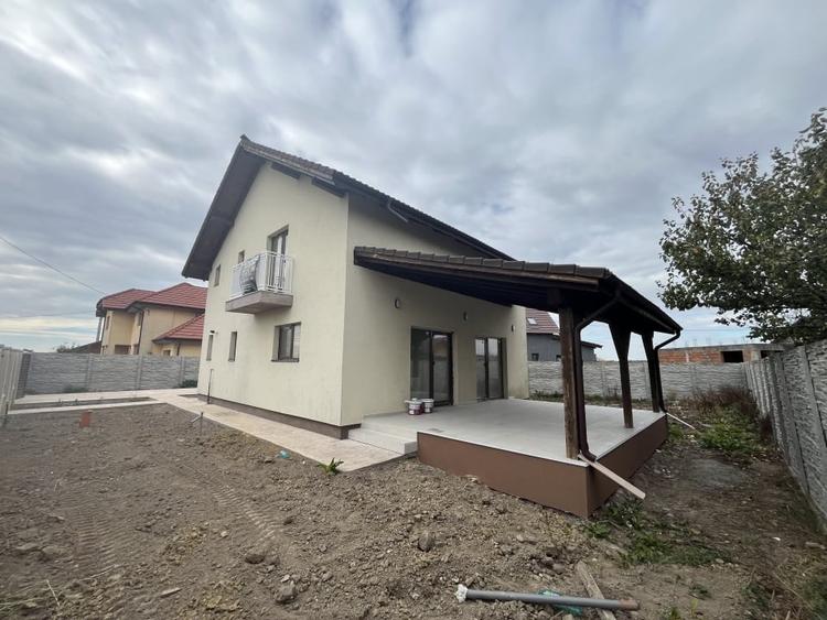 Finalizata, Casa Individuala, Asfalt - 12