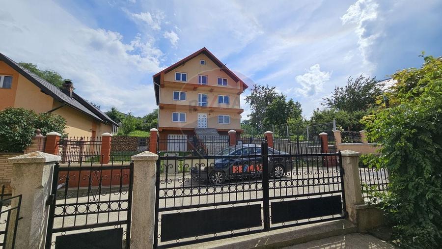 Casă / Vilă cu 12 camere-Sfântu Ilie Vechi, Suceava - 10