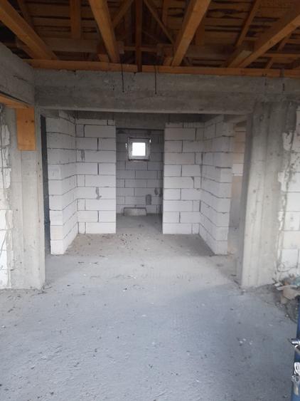 Casa de vanzare la rosu - 1