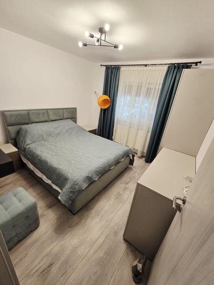 Apartament cu 2 camere decomandat în 1 Mai