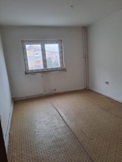 Apartament, Alba Iulia, zona Ampoi 2 - 2