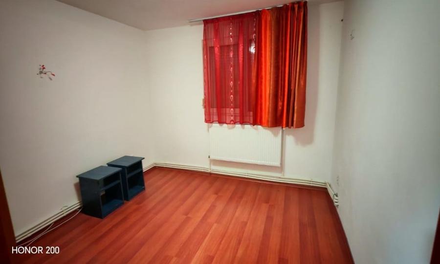 Apartament doua camere Tiglina gata de mutat - 3