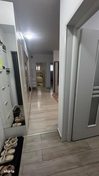 Apartament cu 3 camere decomandat în Terezian