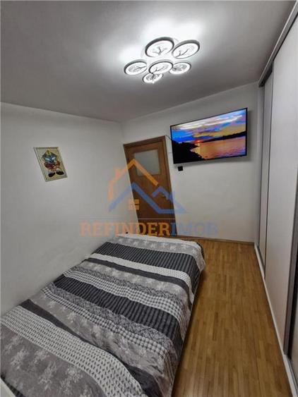 Vanzare apartament 3 camere, zona Trapezului - 5