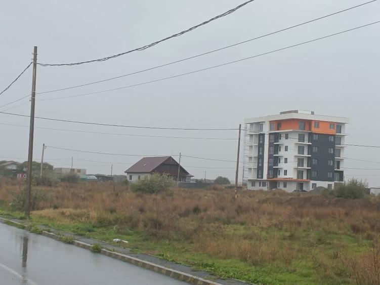 Vând teren intravilan 1050mq,pe colț, al treilea rand la mare, zona Epava - 12