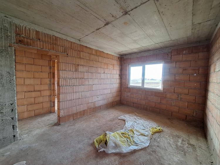 Casa individuala in Giarmata- 125mp -Strada asfaltata- Toate utilitatile - 10