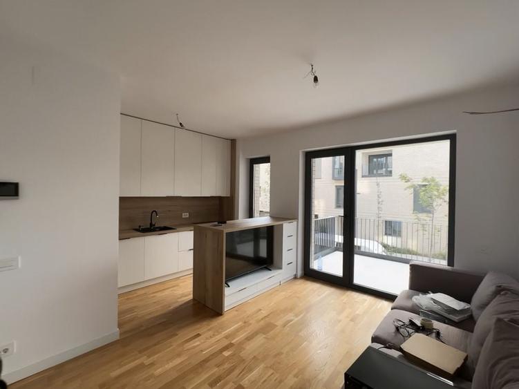 Apartament cu 2 camere semidecomandat, mobilat în Pipera