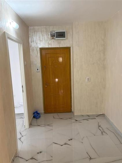 Apartament cu 3 camere decomandat în Alexandru cel Bun