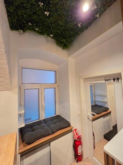 Spațiu comercial centru vechi Brasov utilat mobilat cafenea - 3