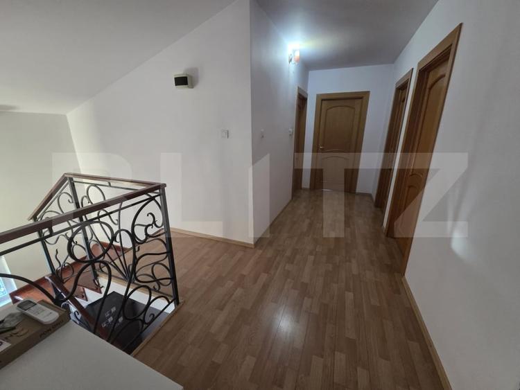 Vila  226 mp utili, curte 277 mp, zona Micro 3 - 15