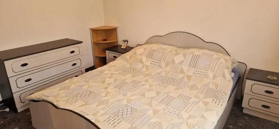 Vand apartament cu 4 camere Micro 4 - 1