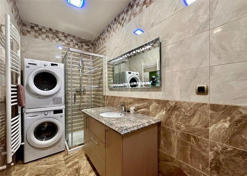 In spectacol structural, vedere deschisa, elegant mobilat si echipat, Tractorul, - 13