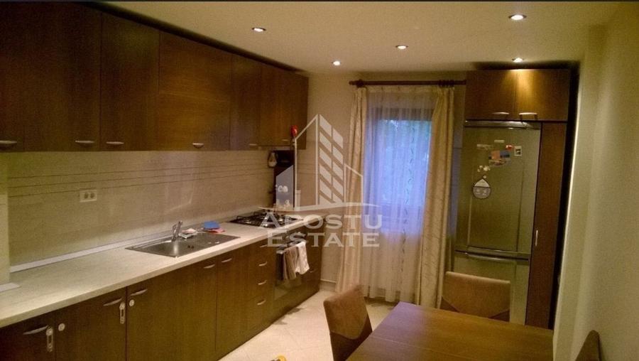 Apartament cu 3 camere la etaj intermediar, zona Bucovina - 3