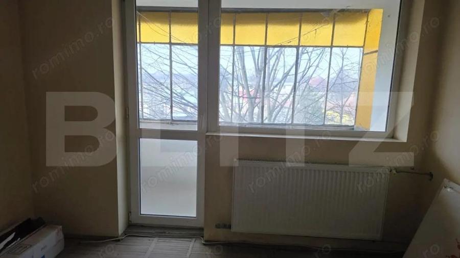 Apartament 2 camere ,strada Democratiei - 3