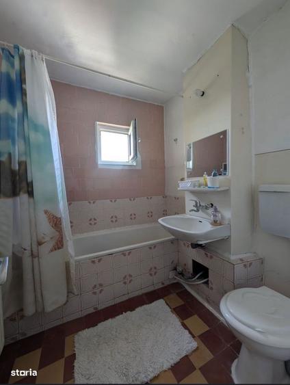 De vanzare apartament cu 3 camere decomandat si 2 balcoane, 48.500euro - 2