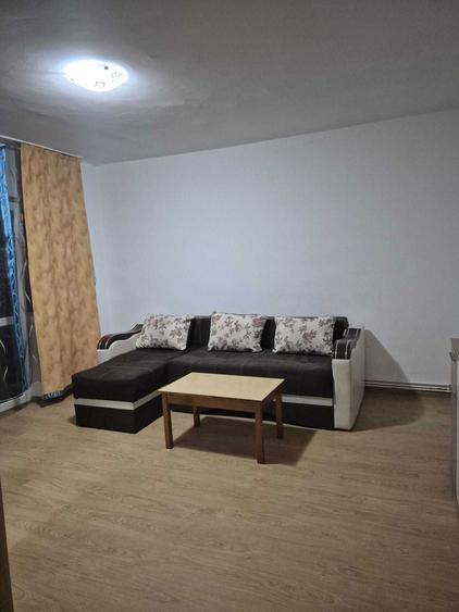 Inchiriez apartament cu 2 camere. - 2