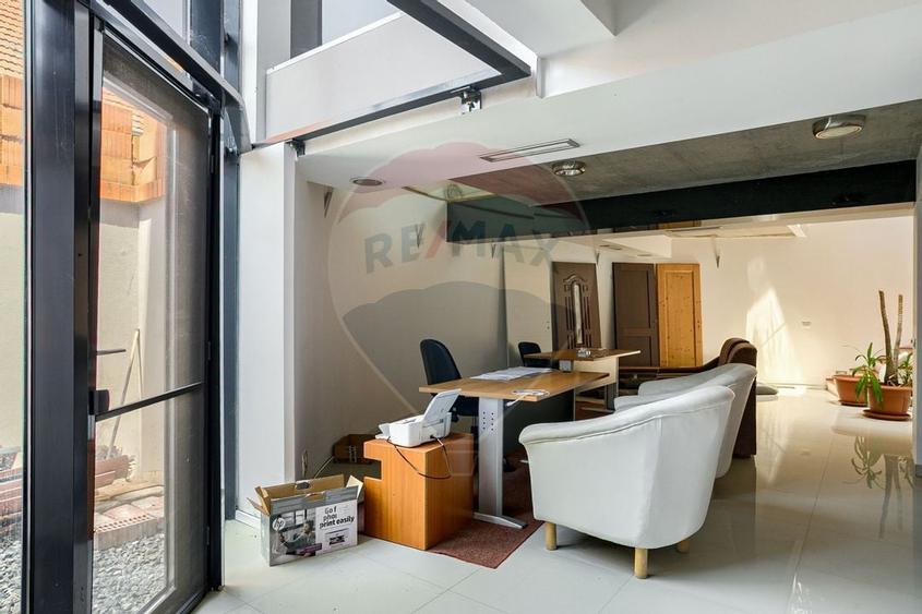 Cladire de birouri Micalaca pe principala, vad si vizibilitate sporita - 17