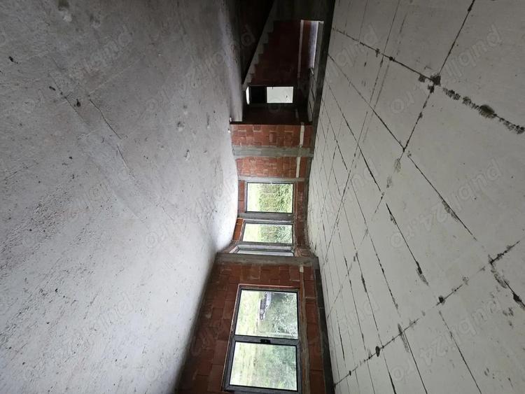 Casa noua la ro?u, 231mp, teren 1067mp, garaj - 9