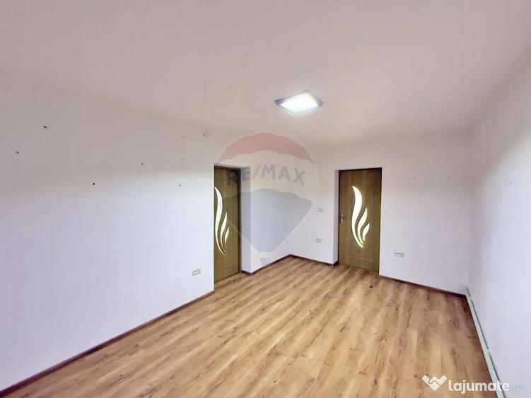 Casa / Vila cu 7 camere de vanzare - 2