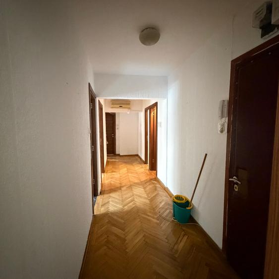 13 Septembrie - Panduri langa spitalul Burghele, parter, nemobilat, 68mp - 2