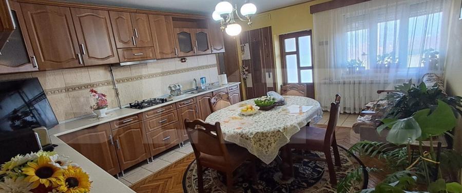 Casa de vanzare, cu 6 camere, 200 mp, zona centrala-Dej - 3