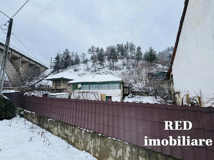 Casa cu teren 630 mp in Gura Vaii Construc?ie solida La 600 m de E70 - 2