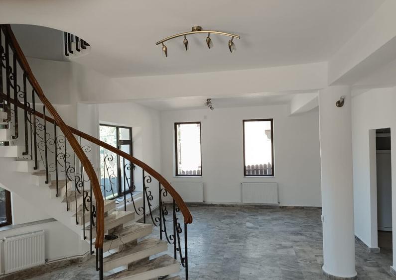 Casa/cladire (spa?iu comercial) de inchiriat Iasi zona Motel Bucium - 6