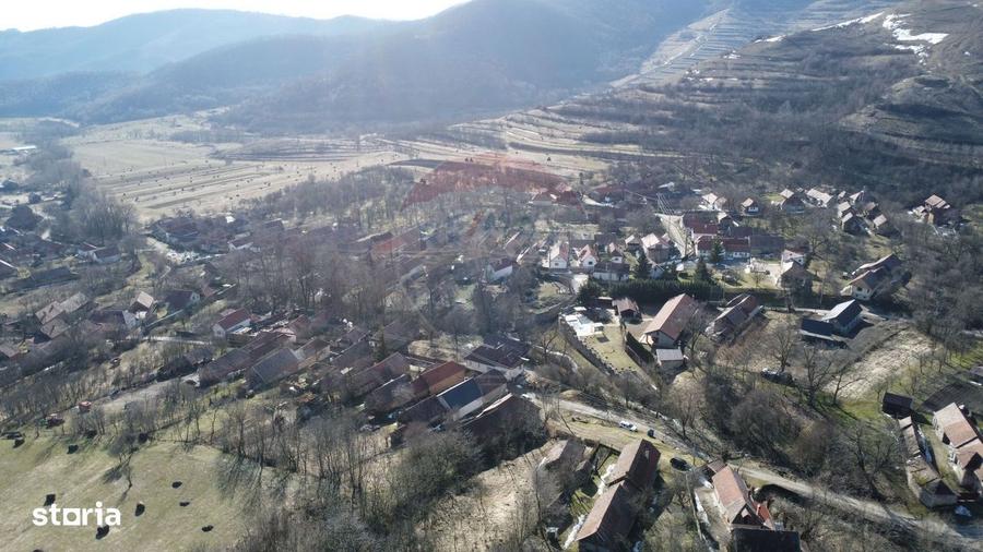 Casa din piatra la poalele Bedeleului Izvoarele, Alba - 9