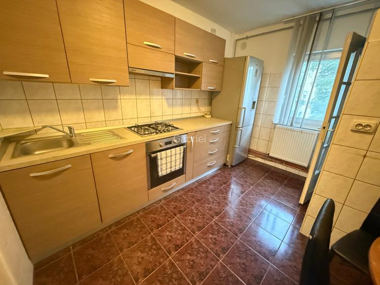 Apartament cu 3 camere decomandat în Girocului Apartament cu 3 camere decomandat în Girocului