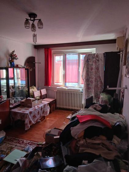 Vind apartament 3 camere decomandat zona Mihai Bravu -Kaufland - 1