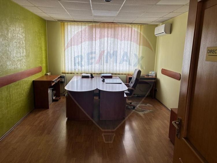 Spatiu industrial 1944mp hala,650mp birouri, platforma betonata 11000m - 12