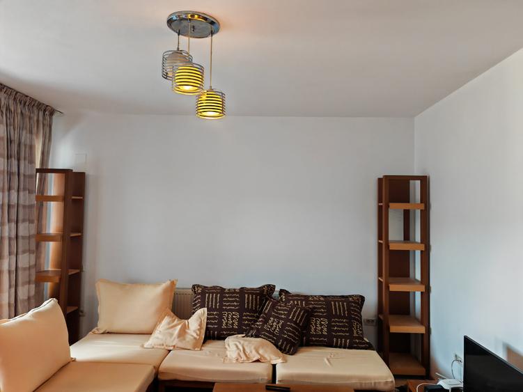 Apartament 2 camere liber la vanzare intrare Racadau - 2