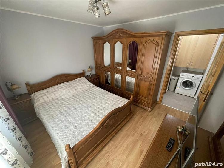 Apartament cu 2 camere decomandat în Poarta 6