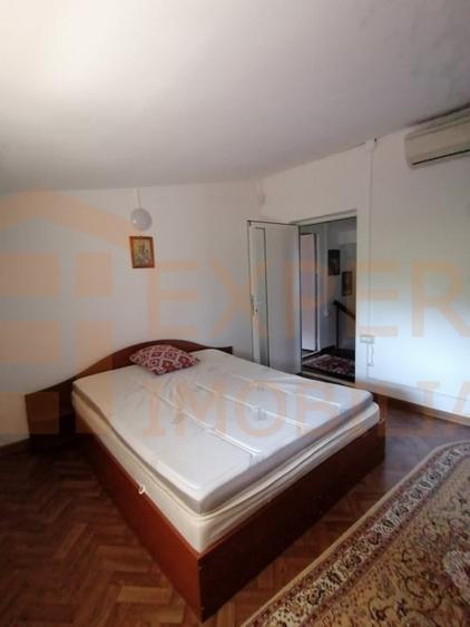 Casă individuală cu 6 camere cu Canalizare în Oituz