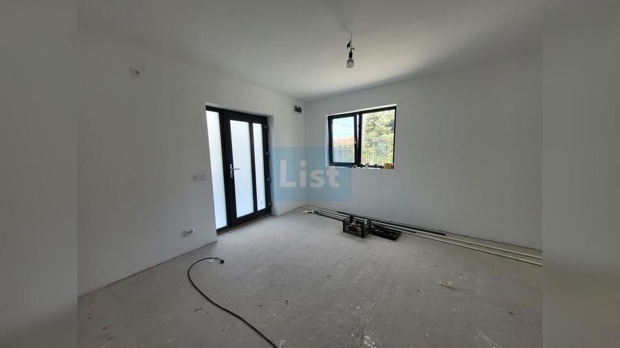 Casă cu 3 camere cu Teren 542 Mp în Central