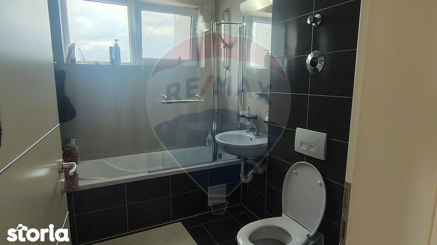 Apartament cu 3 camere de vanzare in Avangarden 3 - 9