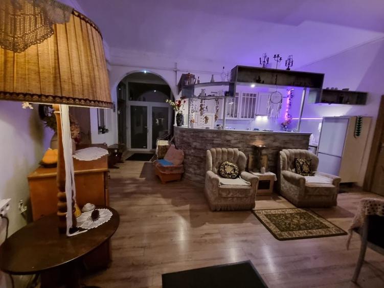 Casă cu 4 camere cu Teren 1000 Mp în Gruia