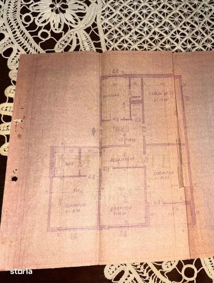 Apartament cu 4 camere decomandat în Drumul Taberei