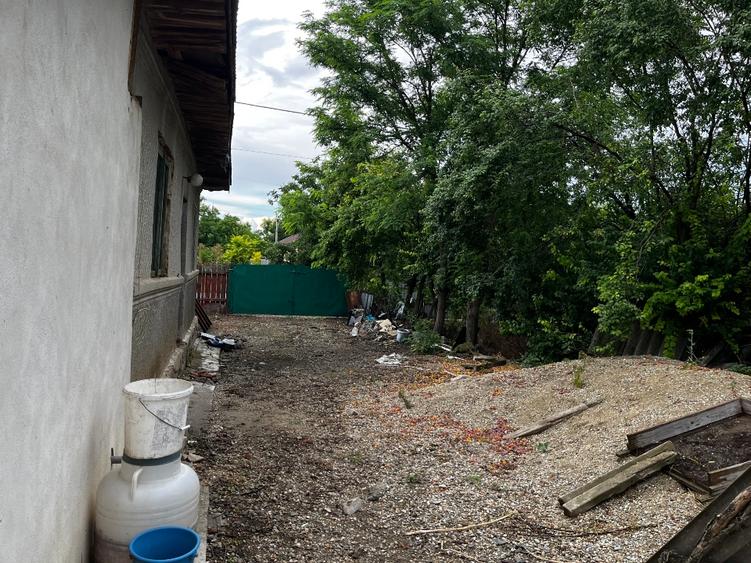 Casă cu 3 camere cu Teren 1700 Mp în Sălcioara
