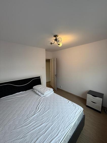 Apartament cu 3 camere decomandat în Canta