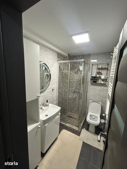 Apartament cu 3 camere decomandat în Rediu